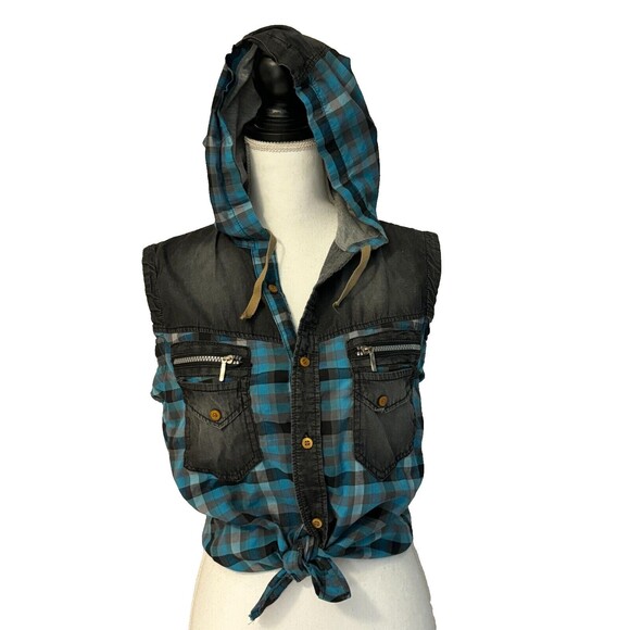 Bluette moto/grunge style sleeveless button up shirt w/hoodie size M, pre-loved - Picture 2 of 12